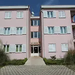 Apartments Lola