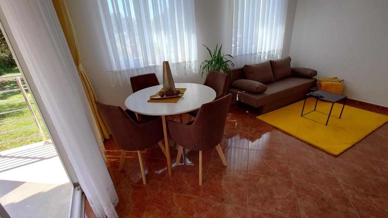 Apartament Lola